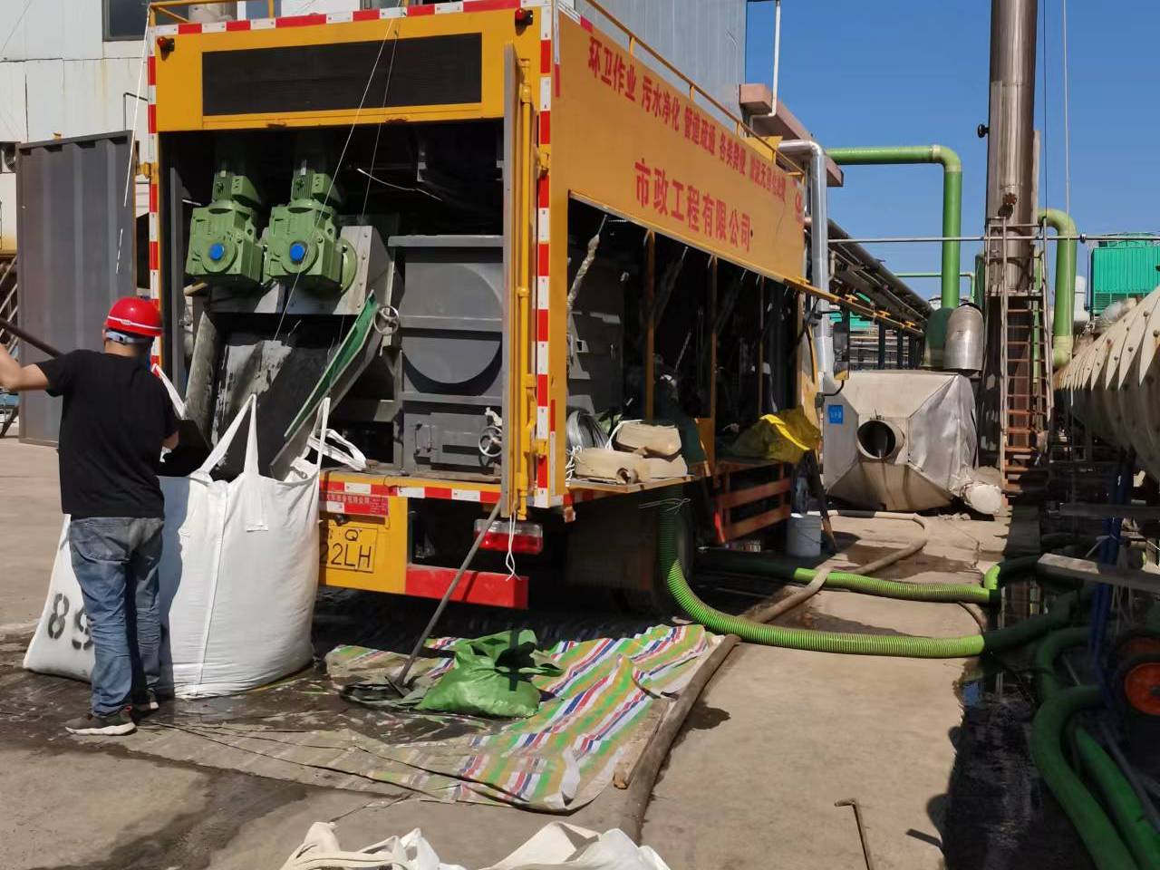 尖扎淤泥压干处理